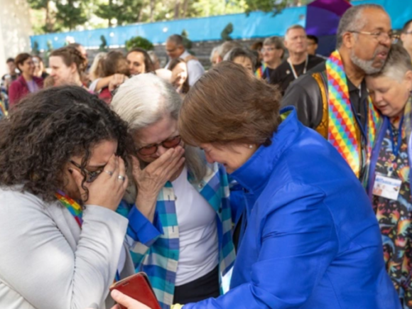 Iglesia Metodista decide reconocer a los “pastores” homosexuales
