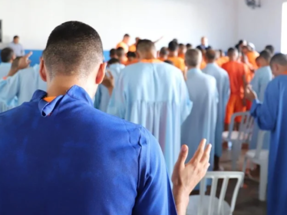 Resolución prohíbe la evangelización en las cárceles