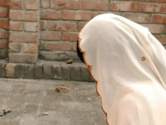 Joven madre secuestrada en Pakistán se niega a convertirse a la fuerza al Islam
