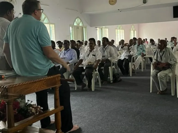 Pastor informa aumento en la guerra espiritual en India